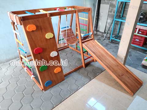 Pengadaan Playground Brakiasi Anak Lombok Timur