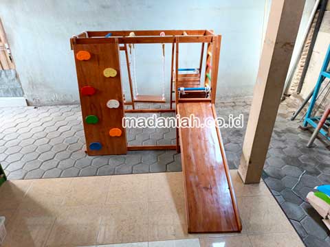 Pengadaan Playground Brakiasi Anak Maluku Barat Daya Murah