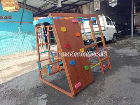 Pengadaan Playground Brakiasi Anak Maluku Barat Daya