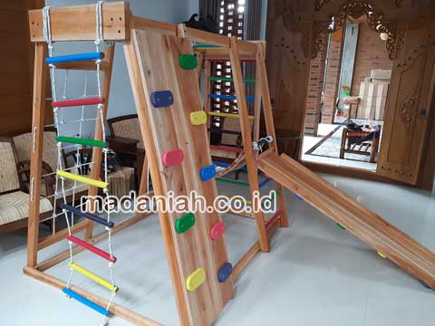 Pengadaan Playground Brakiasi Anak Mamberamo Tengah