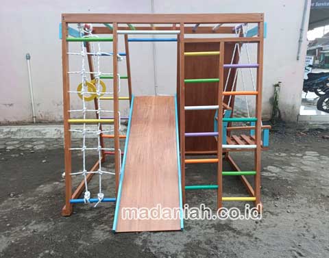 Pengadaan Playground Brakiasi Anak Manokwari Selatan