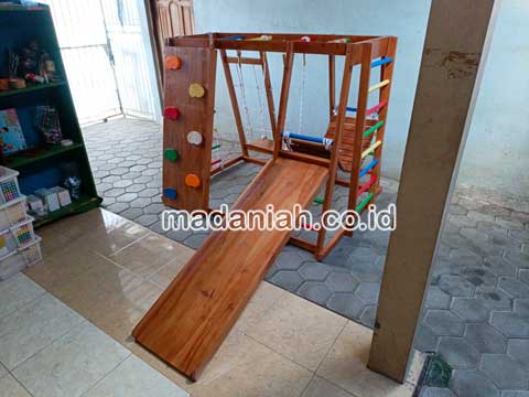 Pengadaan Playground Brakiasi Anak Morowali Murah