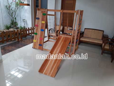 Pengadaan Playground Brakiasi Anak Ngada