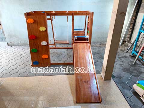 Pengadaan Playground Brakiasi Anak Padang Panjang
