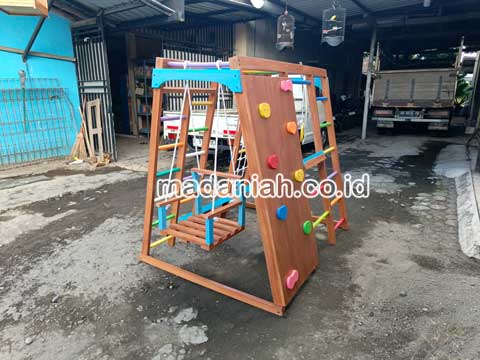 Pengadaan Playground Brakiasi Anak Pinrang