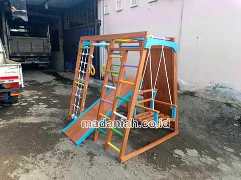 Pengadaan Playground Brakiasi Anak Sukamara