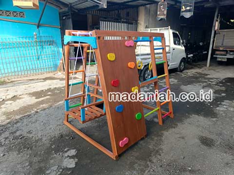 Pengadaan Playground Brakiasi Anak Supiori