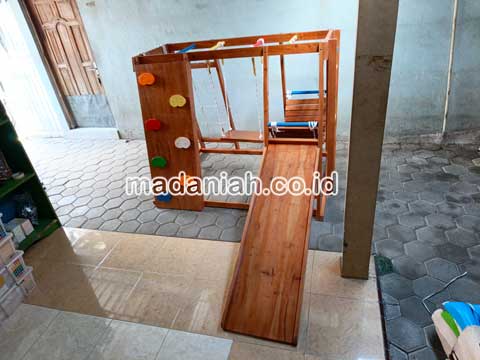 Pengadaan Playground Brakiasi Anak Teluk Wondama Murah