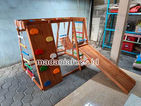 Pengadaan Playground Brakiasi Anak Toraja Utara
