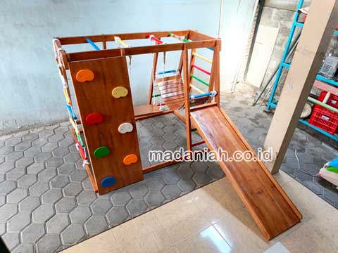 Pengadaan Playground Brakiasi Kayu Bulukumba