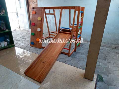 Pengadaan Playground Brakiasi Kayu Gorontalo Utara