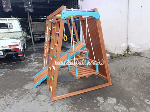 Pengadaan Playground Brakiasi Kayu Kapuas Berkualitas