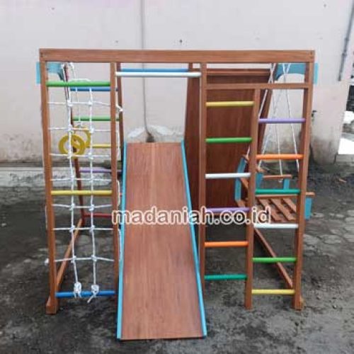 Pengadaan Playground Brakiasi Kayu Maluku Tenggara