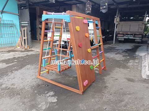 Pengadaan Playground Brakiasi Kayu Pontianak Terpercaya