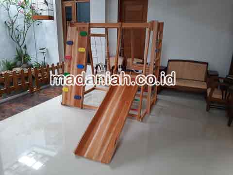 Pengadaan Playground Brakiasi Kayu Sabu Raijua