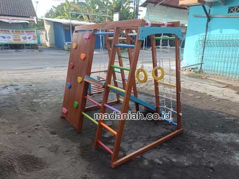 Pengadaan Playground Brakiasi Kayu Sanggau Murah