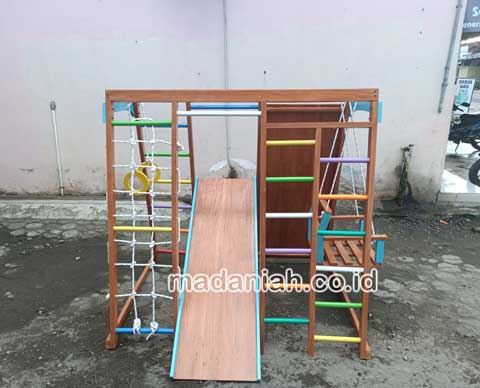 Pengadaan Playground Brakiasi Kayu Sorong