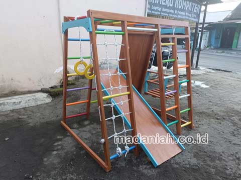 Pengadaan Playground Brakiasi Kayu Sumba Barat Daya