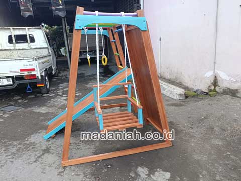 Pengadaan Playground Brakiasi Kayu Teluk Bintuni Murah