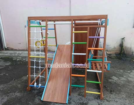 Pengadaan Playground Brakiasi Kayu Tidore Kepulauan