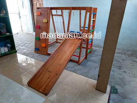 Pengadaan Playground Brakiasi Kayu Timor Tengah Selatan Murah