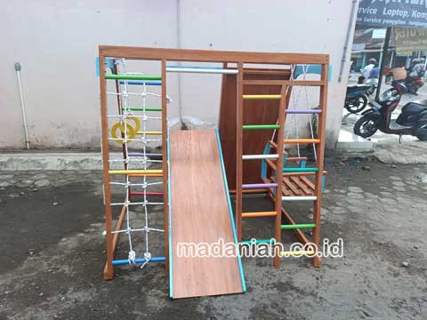 Produsen Playground Brakiasi Anak Banggai