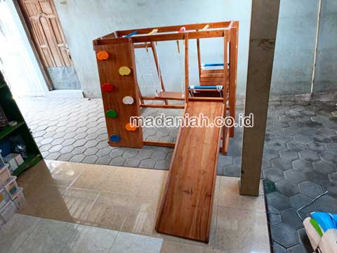 Produsen Playground Brakiasi Anak Buru Selatan Terdekat