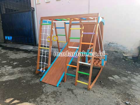 Produsen Playground Brakiasi Anak Kepulauan Sula