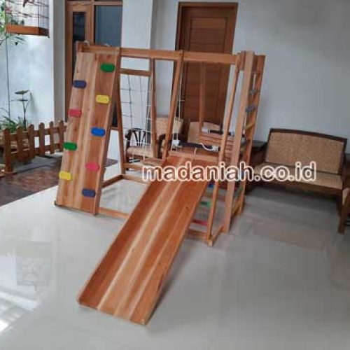 Produsen Playground Brakiasi Anak Mahakam Ulu