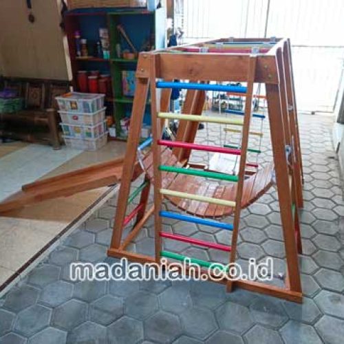 Produsen Playground Brakiasi Kayu Dogiyai Berpengalaman