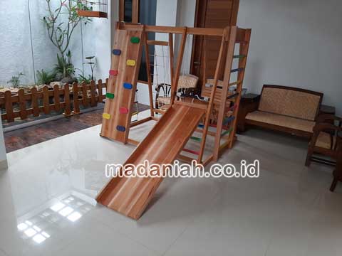 Produsen Playground Brakiasi Kayu Fakfak Berpengalaman