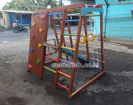 Produsen Playground Brakiasi Kayu Kepulauan Tanimbar Terdekat