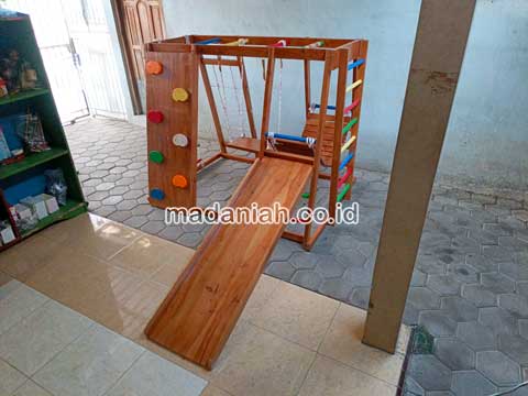 Produsen Playground Brakiasi Kayu Maluku Barat Daya Berkualitas