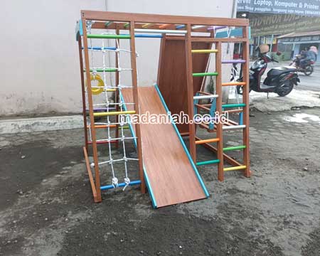 Produsen Playground Brakiasi Kayu Maluku Barat Daya