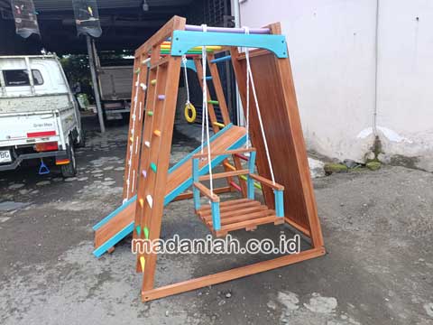 Produsen Playground Brakiasi Kayu Mappi Berpengalaman