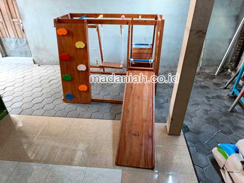Produsen Playground Brakiasi Kayu Pohuwato Berkualitas