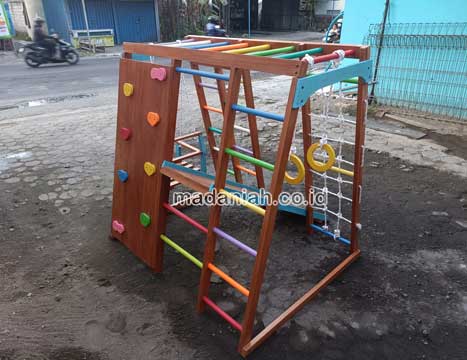 Produsen Playground Brakiasi Kayu Pohuwato