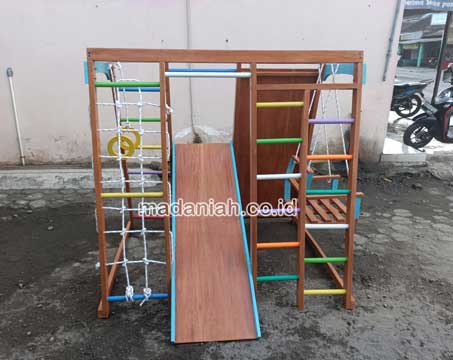 Produsen Playground Brakiasi Kayu Pulau Taliabu