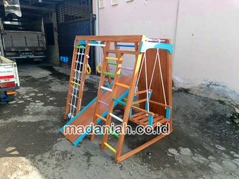Produsen Playground Brakiasi Kayu Sorong Selatan