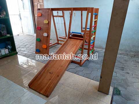 Produsen Playground Brakiasi Kayu Sumba Tengah