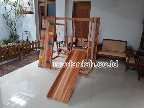 Toko Playground Brakiasi Anak Batu Bara