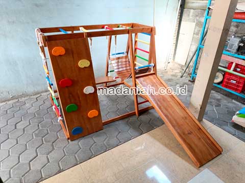 Toko Playground Brakiasi Anak Melawi