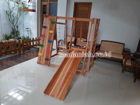 Toko Playground Brakiasi Anak Pulau Morotai