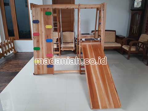 Toko Playground Brakiasi Anak Sarmi