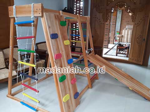 Toko Playground Brakiasi Anak Sumba Barat Daya