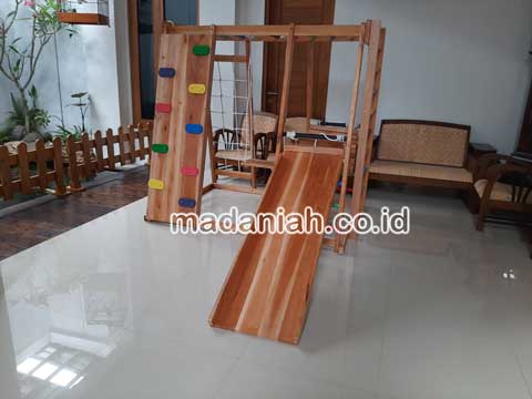 Toko Playground Brakiasi Kayu Asmat