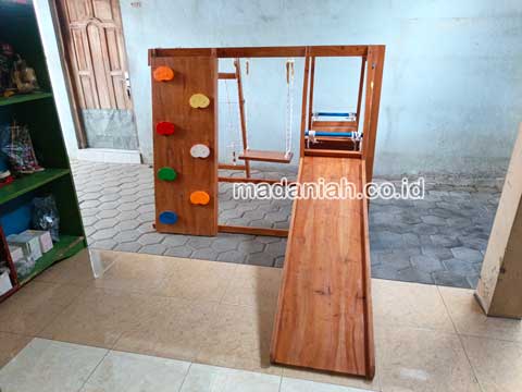 Toko Playground Brakiasi Kayu Gowa