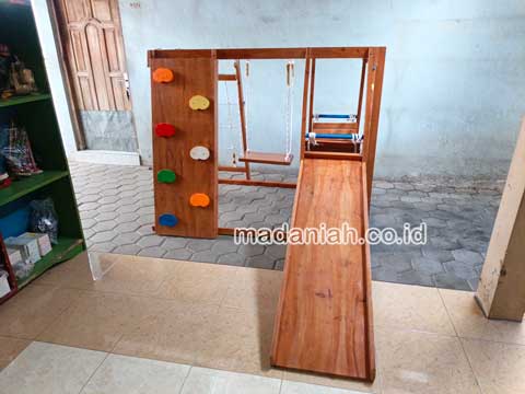 Toko Playground Brakiasi Kayu Kota Tual Terdekat