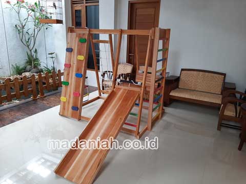 Toko Playground Brakiasi Kayu Nduga