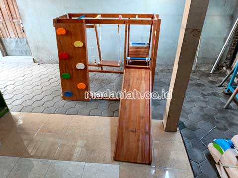 Toko Playground Brakiasi Kayu Seruyan